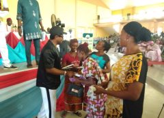 EDFA DESAPODEC, Chief Okpobor, Empowers 300 Persons In Isoko Nation With Cash